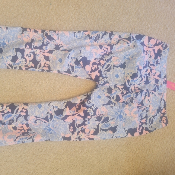 SOLD Lilly pulitzer pants - Picture 2 of 4